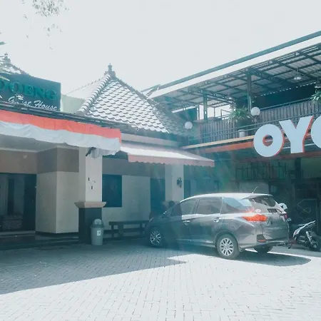 Oyo 1130 Bandoeng Guest House Syariah-3